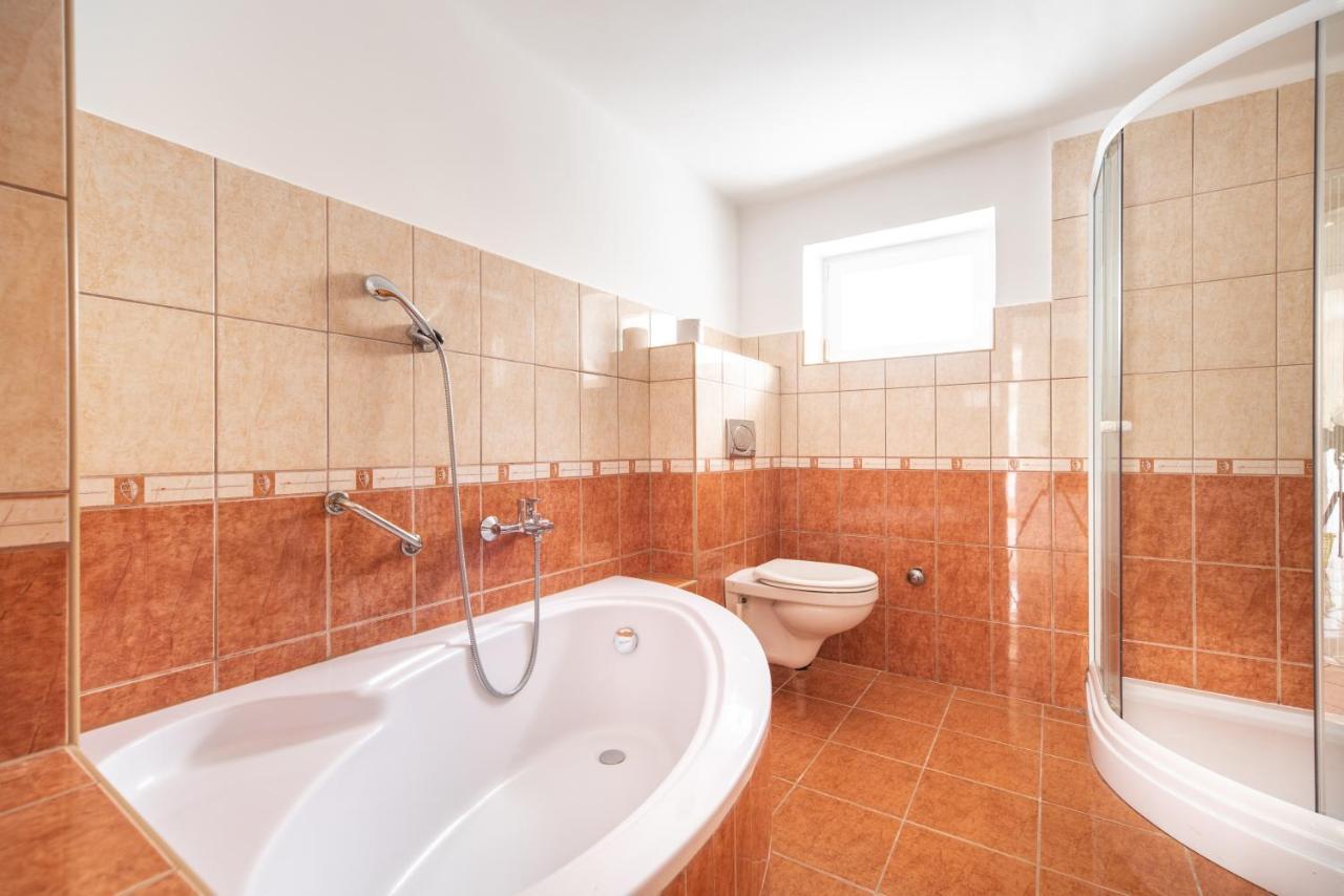 Topaz Apartmanhazak Keszthely Exterior foto
